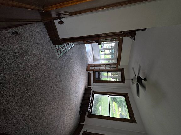 3rd image of 511 E Main St