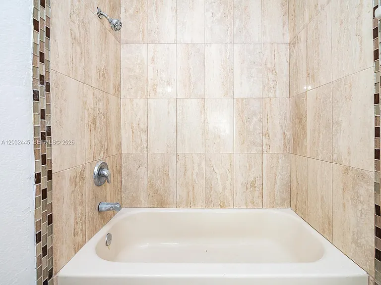 1663 SE 27th Dr #108 — Photo 16