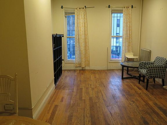 3rd image of 256A Kosciuszko St #3
