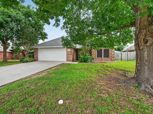 2620 John Dr, Denton, TX 76207
