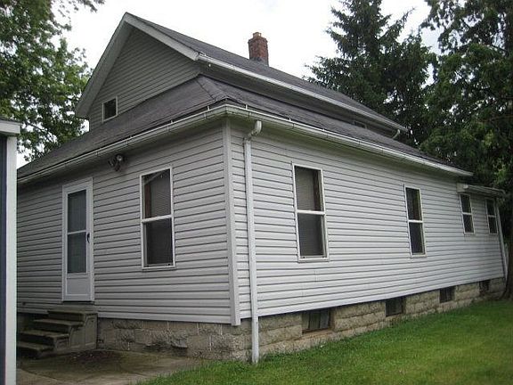 2nd image of 490 E Farming St