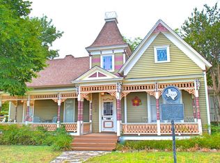 403 W Bridge St, Granbury, TX 76048