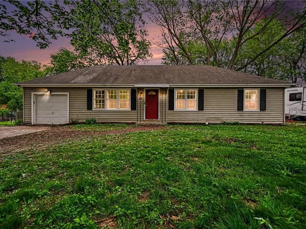 119 Hostetter St, Buckner, MO 64016