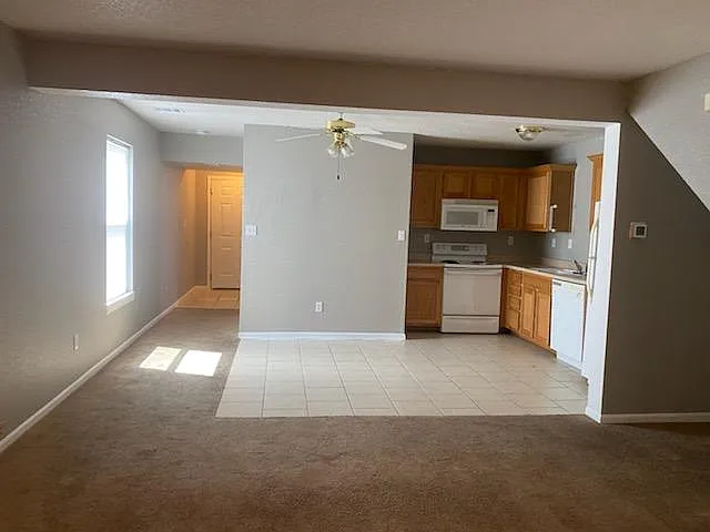 109 SW South Ave — Photo 10