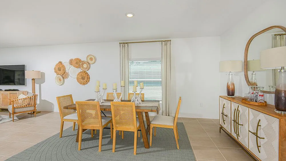 4 bed, 2105 sqft, $2,400 — Photo 4