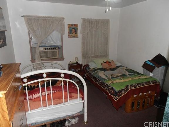 5th image of 7443 Woodley Ave