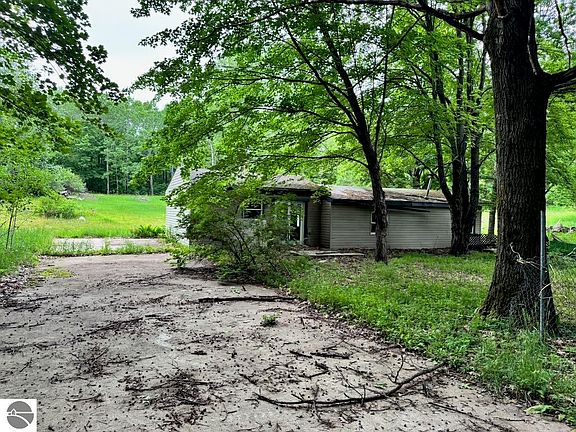 4th image of 4303 W Adams Rd