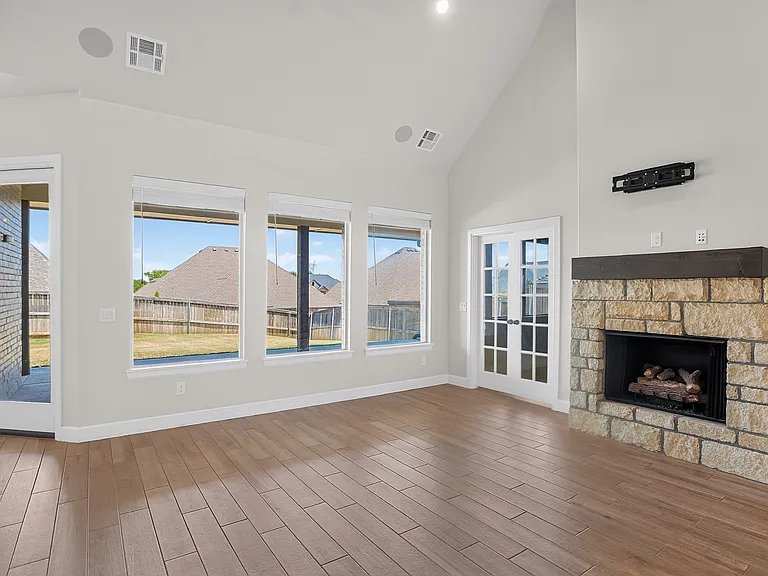 709 Timber Trl — Photo 9
