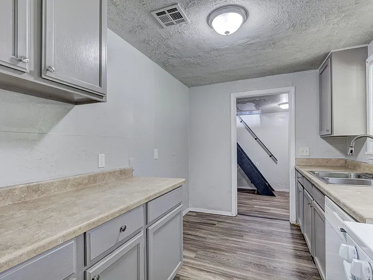 1904 Cherry Ln — Photo 20