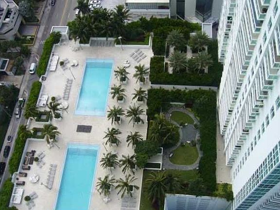 3rd image of 950 Brickell Bay Dr APT 3903