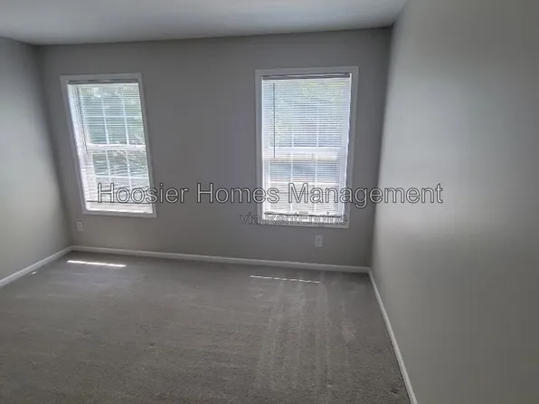 1563 Brookfield Cir, Franklin, IN 46131