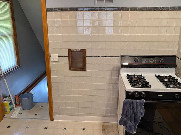 25 David Ave — Photo 6