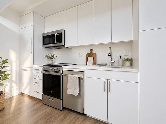 2nd image of 166 W 75th St APT 808