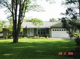7423 Centerhill Rd, Brighton, MI 48116