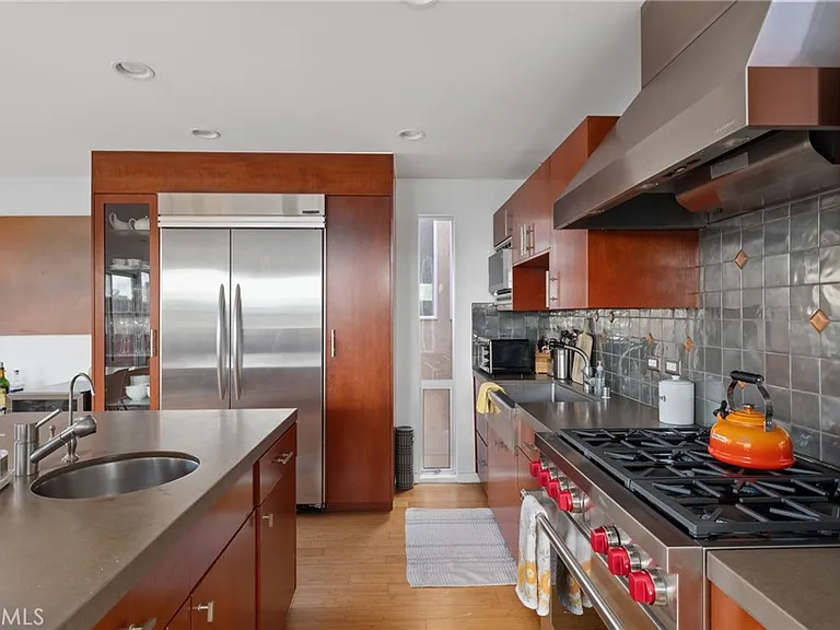 701 Loma Dr — Photo 20