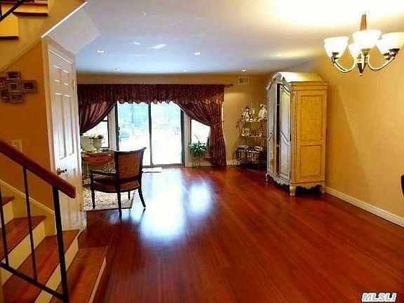 4th image of 5 Wimbledon Ct #55