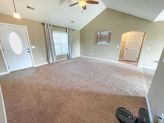 3rd image of 215 Sun Valley Ct