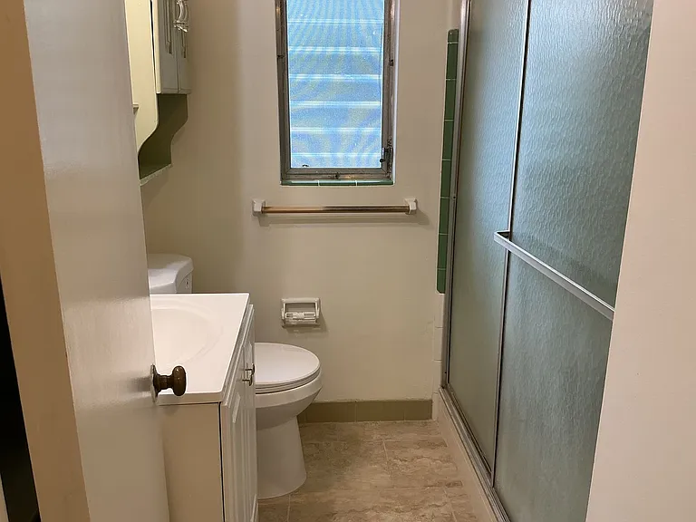 109 Eastway Dr — Photo 9