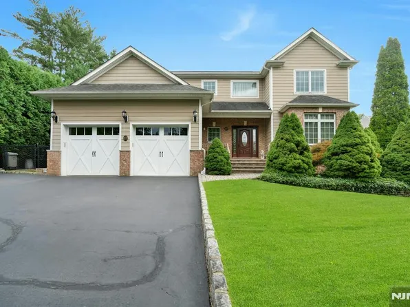 87 Linden Ave, Emerson, NJ 07630