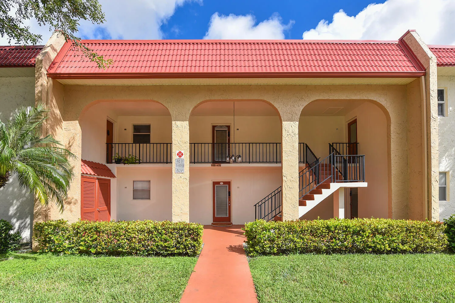 2 bed, 2.0 bath, 888 sqft, $1,950 — Photo 1