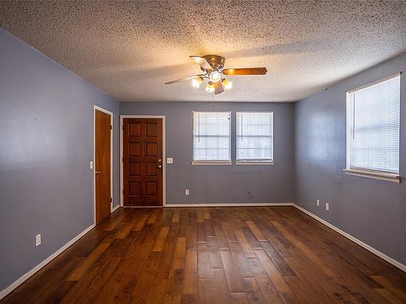 3rd image of 415 W Franklin Ave