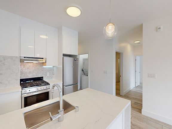 4th image of 2355 Polk St APT 602