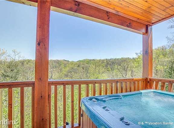 The luxurious hot tub