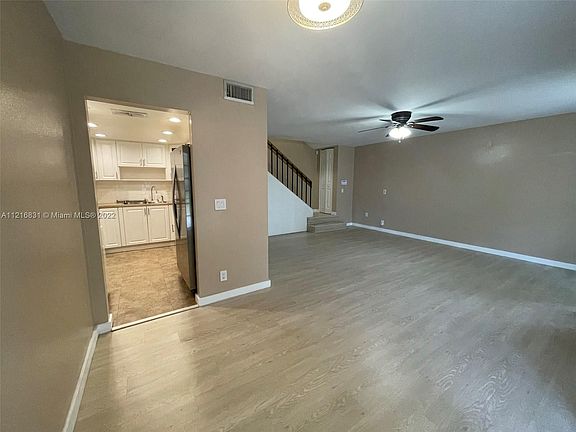 5th image of 8054 Camino Ct #B7