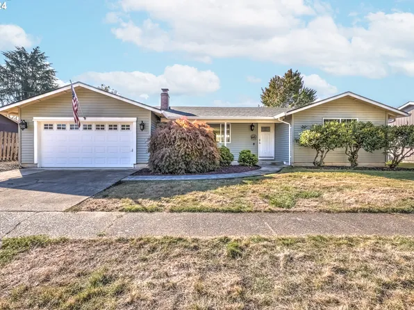 200 W 9th St, Newberg, OR 97132