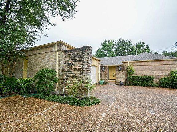 3rd image of 502 Fox Briar Ln