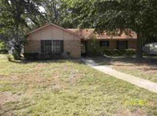2308 Clayton Ln, Henderson, TX 75652