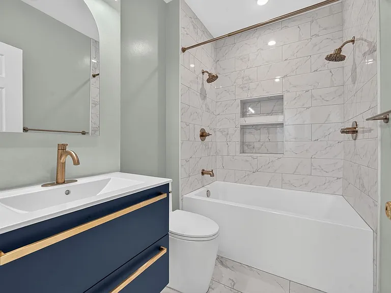 745 Irving St NW — Photo 8