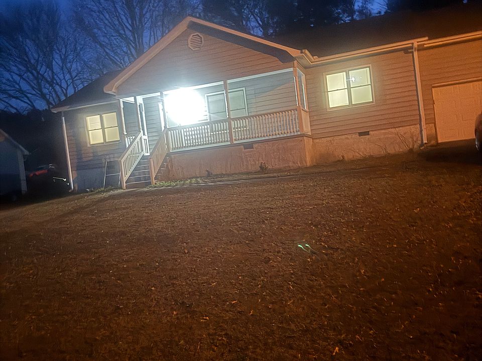 1st image of 2202 Clarendon Ct NE