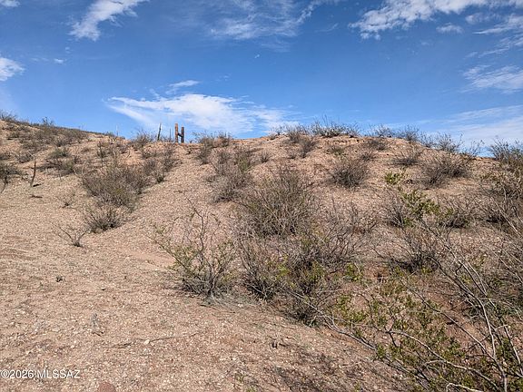 4th image of La Canada Rd