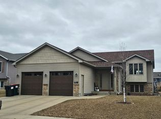 600 Sunnydale Ln SE, Rochester, MN 55904