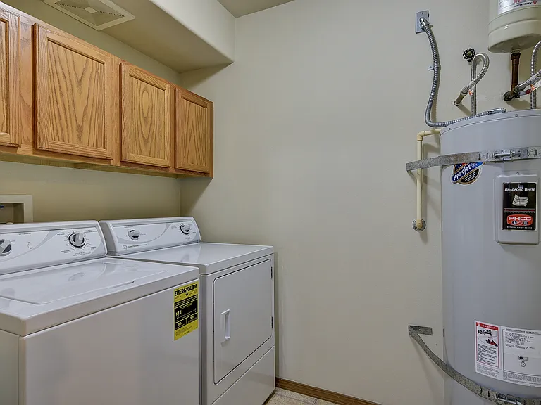 M0833 Arbor Terrace Condo's — Photo 6