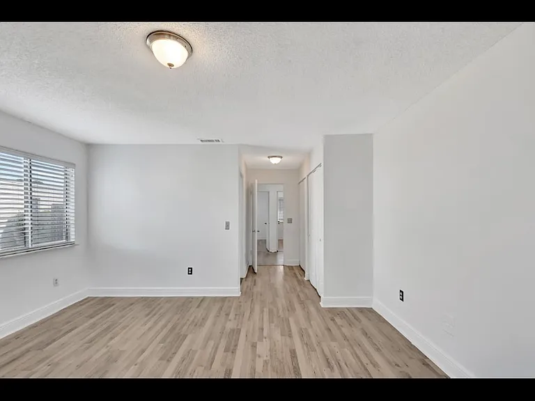 5598 Pebble Brook Ln — Photo 4