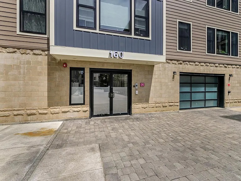 160 W Broadway #301 — Photo 13