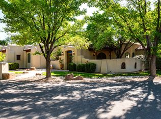 705 Los Prados De Guadalupe Dr NW, Los Ranchos De Albuquerque, NM 87107
