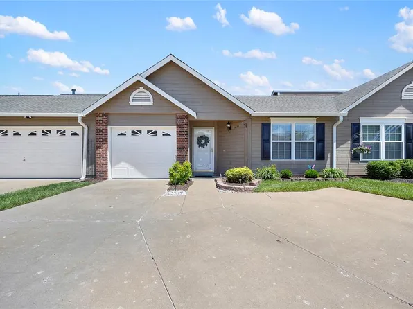 1272 Shirley Ridge Dr #B, Saint Charles, MO 63304