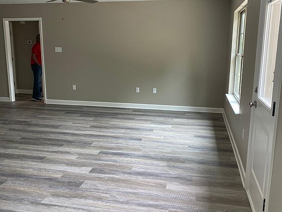 2nd image of 8 N Hills Dr