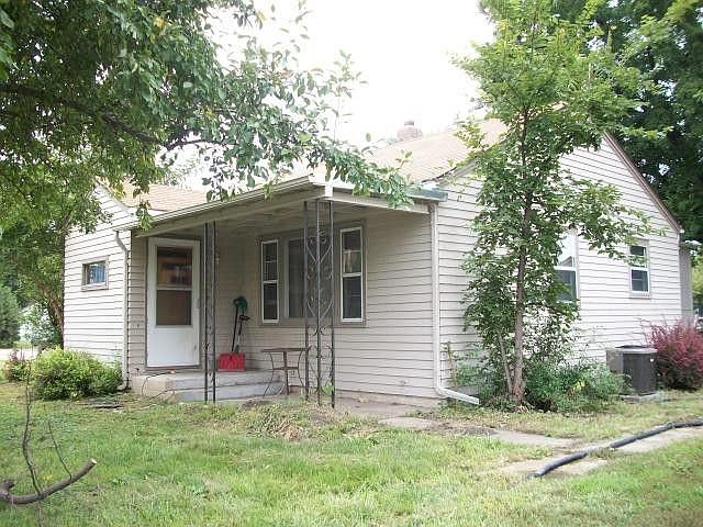 1st image of 116 Commercial Ave NE