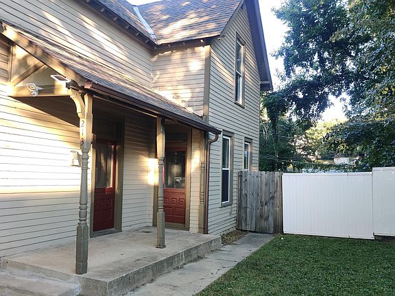 5th image of 213 Tinkler St