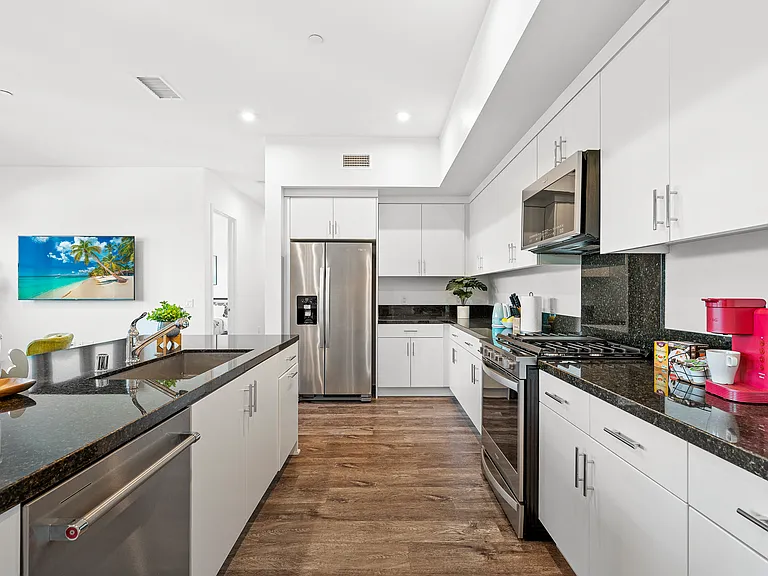 1318 S Urbana St — Photo 2