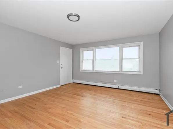 3939 W 63rd St APT 201, Chicago, IL 60629