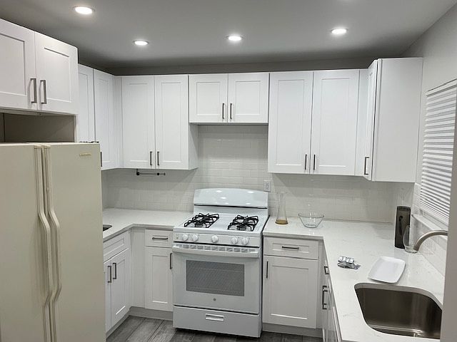 1st image of 214 Quinlan Ave #1