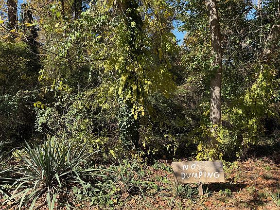 3rd image of 3409 Lake Dr NW