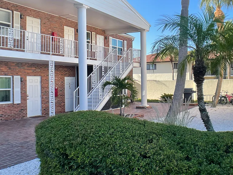 380 Base Ave E #203 — Photo 17