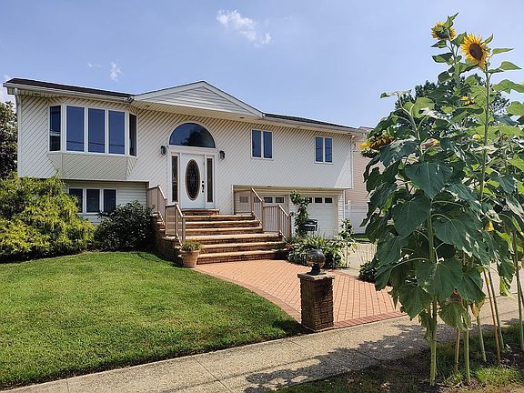 2nd image of 3469 Lawrence Ave