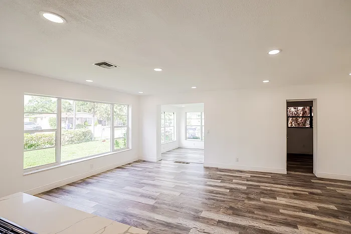 730 NW 18th St — Photo 9